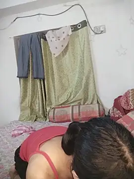 Show modela Priyamistress21 na web-kameri