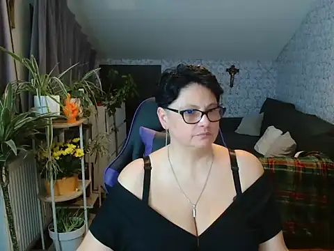 Pokazy przed kamerką – Newgirl4you