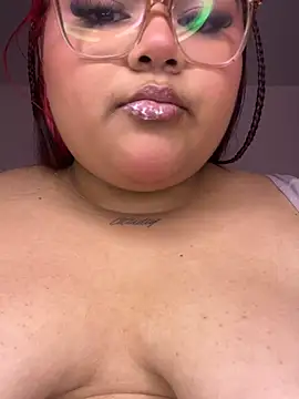 Show modela RoxxyRed_ na web-kameri