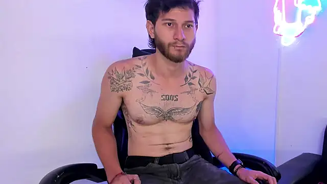 Webkamerová show Adrian_Rouse