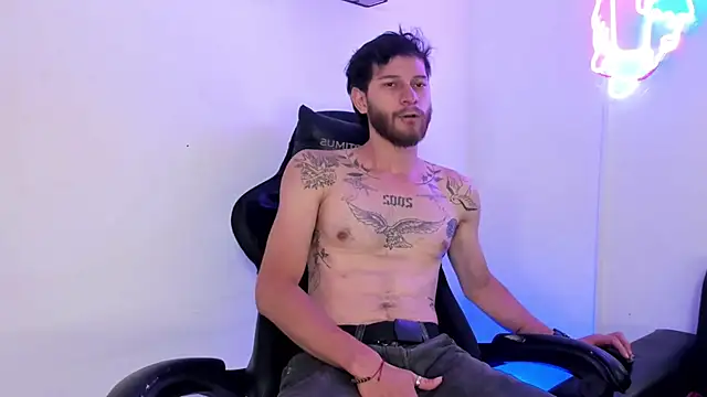 Adrian_Rouse Webcam show