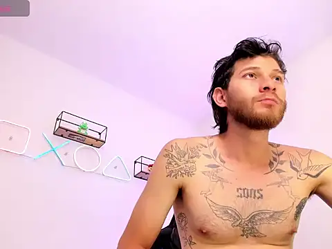 Adrian_Rouse webcam show