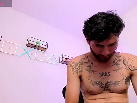 Adrian_Rouse webcam show