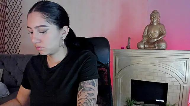 Daka_Hylls Show in webcam