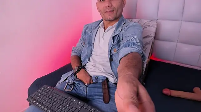 הופעת וובקאם של Esteban_Fox69