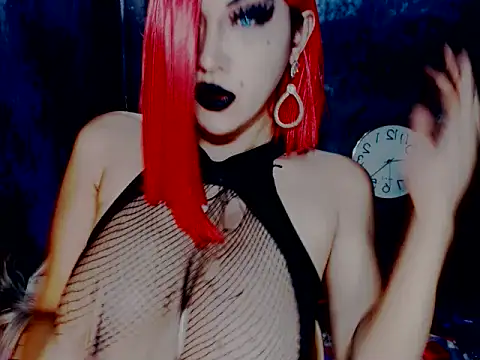 HugecockNicole Show Webcam