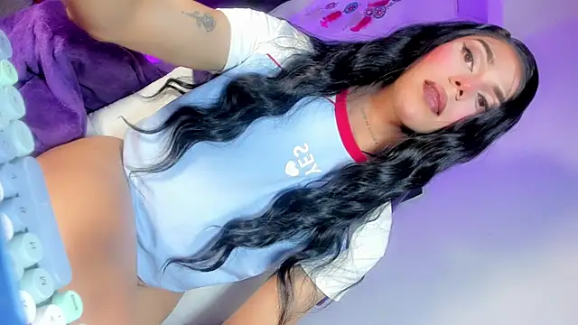 Show modela dark_kitty_xxx na web-kameri