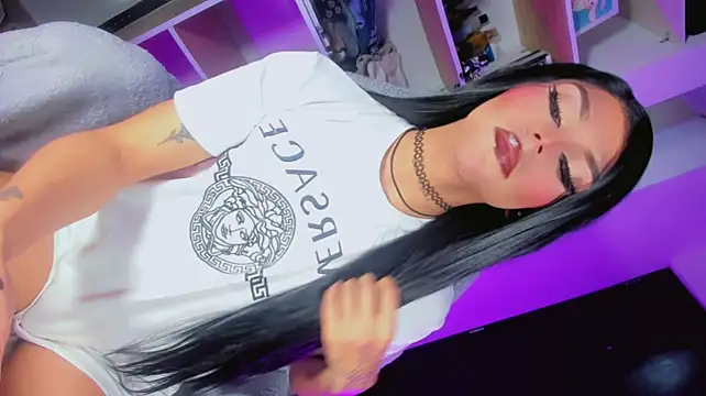 Pokazy przed kamerką – dark_kitty_xxx