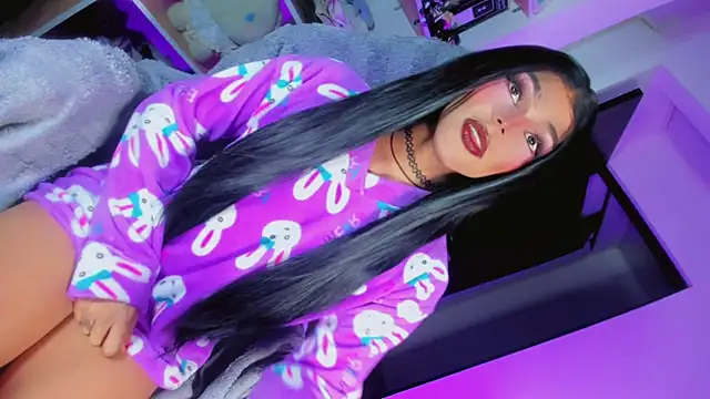 dark_kitty_xxx Show in webcam