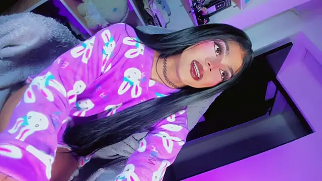 dark_kitty_xxx webkamerás műsora