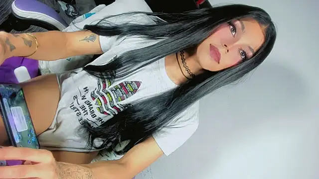 Pokazy przed kamerką – dark_kitty_xxx