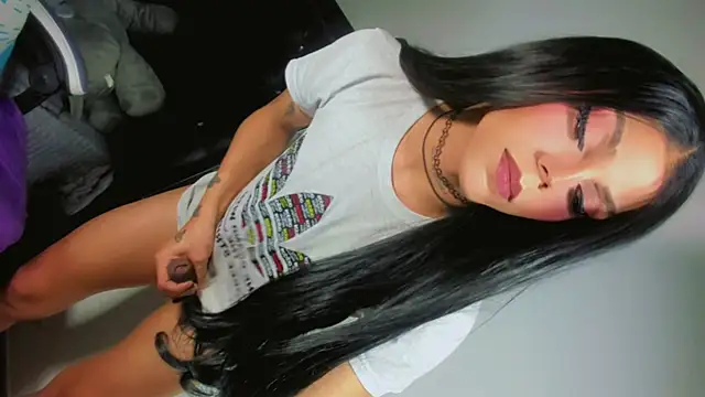 dark_kitty_xxx webkamerás műsora