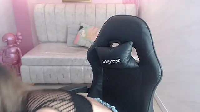 Vanessa_tf1 webcam show