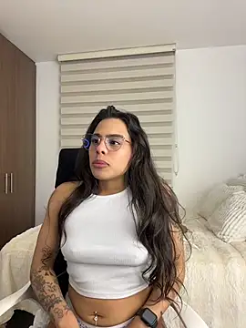 Pokazy przed kamerką – alessia-ferrer1
