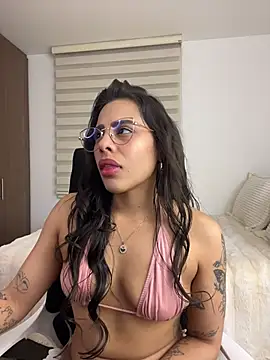 alessia-ferrer1's Webcam Show
