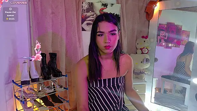 Show de candyy_13 na webcam