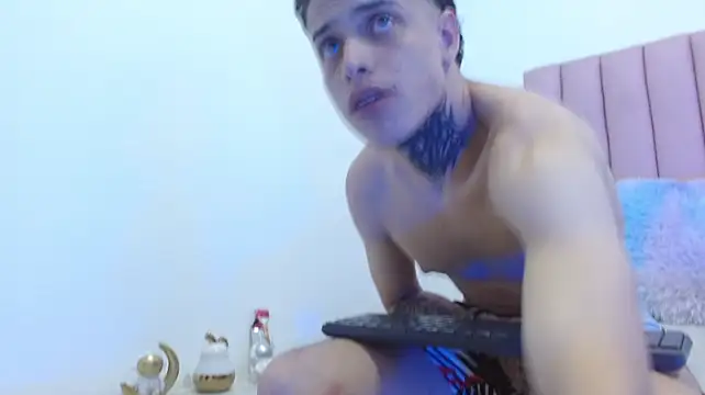 הופעת וובקאם של thekingcockboy