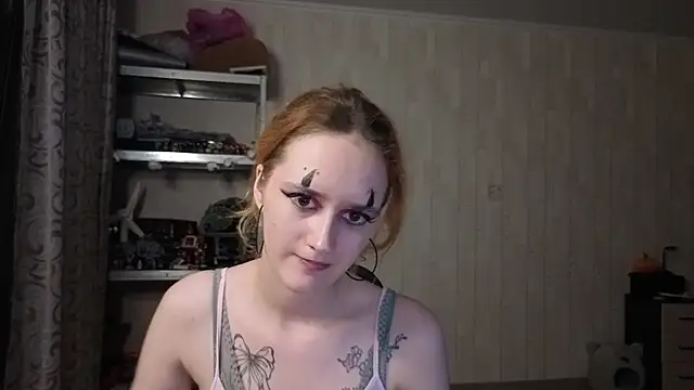 AliceSin_: διαδικτυακό σόου στην κάμερα