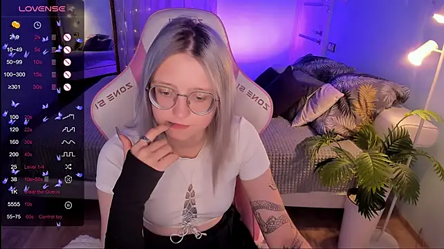 Živý XXX chat LunarGlow