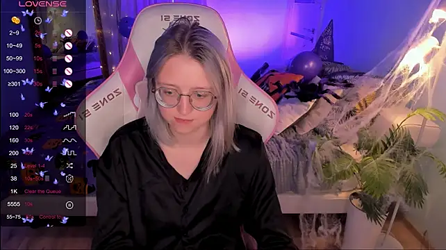 LunarGlow's Webcam Show