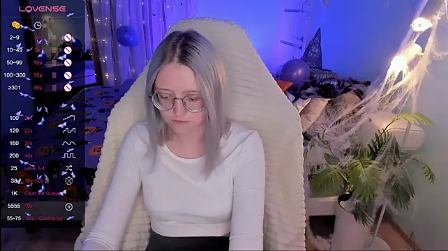 LunarGlow's Webcam Show