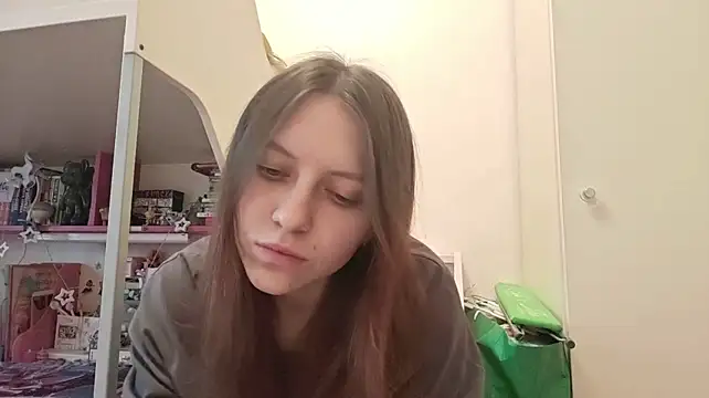 AlaynaVisaya Adlı Modelin Canlı XXX Sohbeti