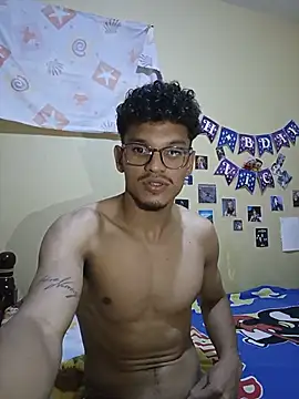 Webkamerová show aaron_kush