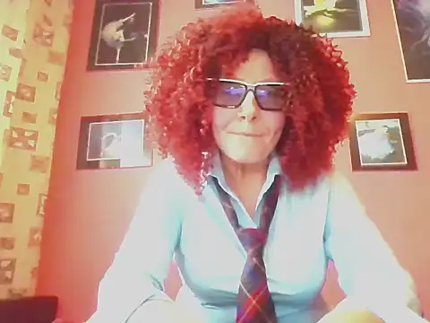 ChristineLovely Show in webcam