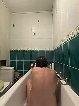 Pokazy przed kamerką – hotbaby_2026