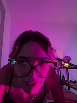Chat +18 de MissGoldieB ao vivo