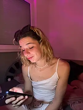 MissGoldieB Webcam Show