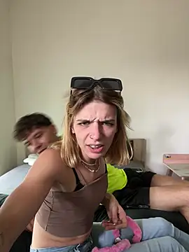 MissGoldieB webcam show