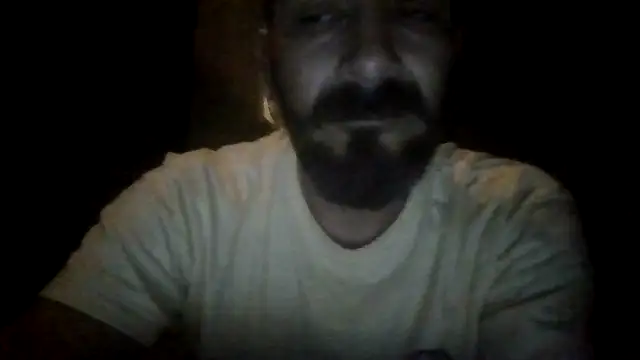 Call_Me_Snacks: διαδικτυακό σόου στην κάμερα