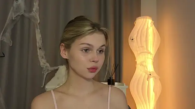 XXX chat uživo modela Herminasouth
