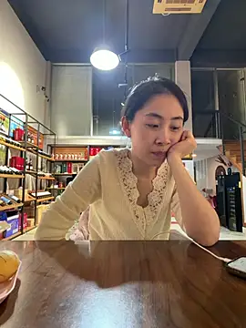 yiyi_yi Show Webcam