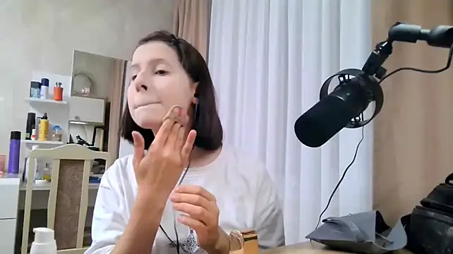 NeomiMckillip Webcam-Show