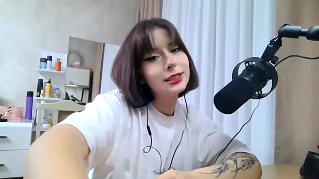 NeomiMckillip Webcam-Show