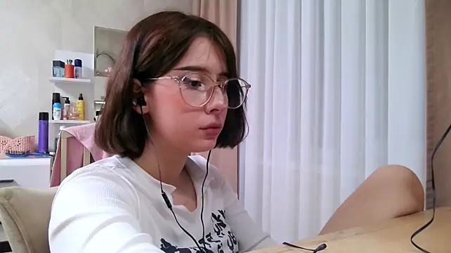 NeomiMckillipn Webbikameraesitys