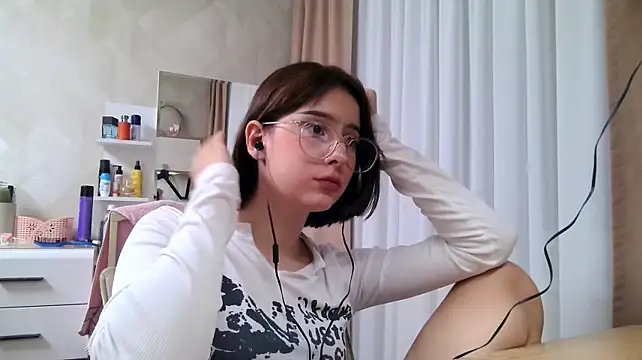 NeomiMckillip's Webcam Show