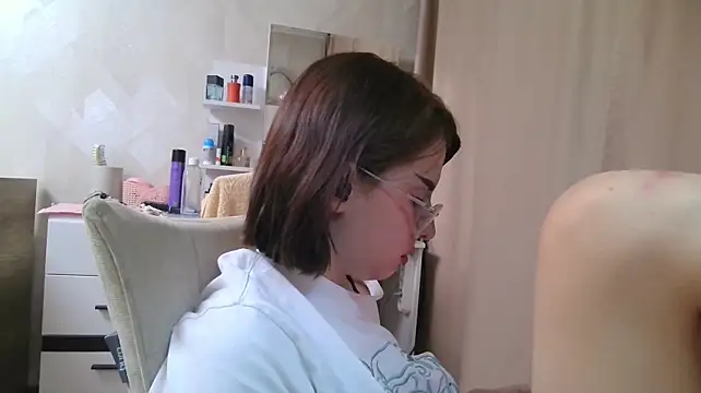 NeomiMckillip webcam show
