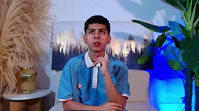 Show modela CGomez_ na web-kameri