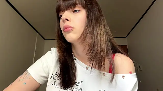 KathiePeeks Show in webcam