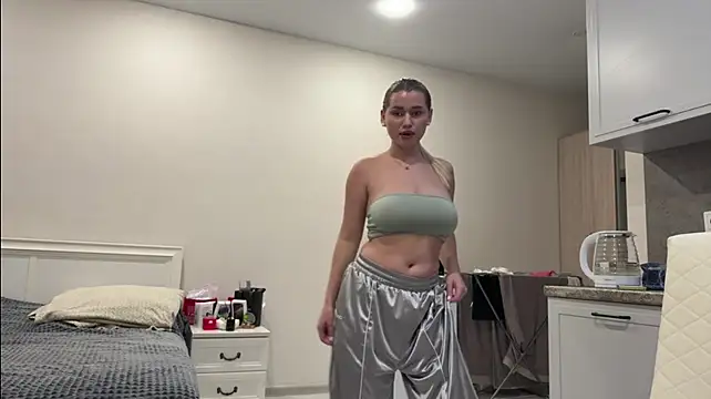 LynneKinn 라이브 XXX 채팅