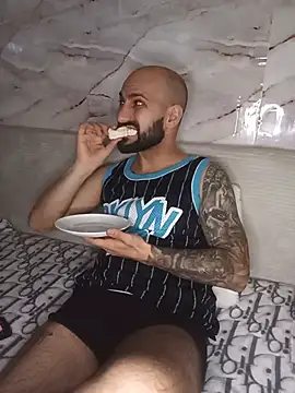 Show modela LorenzoCapone69 na web-kameri