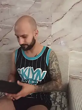 Webkamerová show LorenzoCapone69