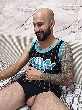 Show modela LorenzoCapone69 na web-kameri