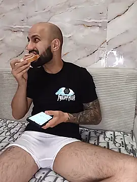 Show de LorenzoCapone69 na webcam