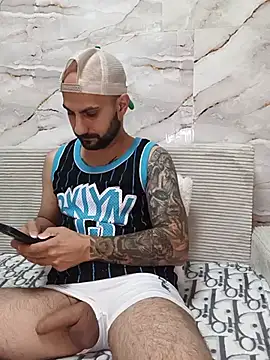 LorenzoCapone69 Webcam-Show