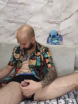 LorenzoCapone69 Webcam Show