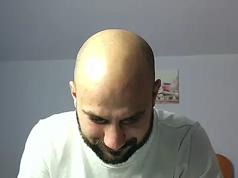 LorenzoCapone69: διαδικτυακό σόου στην κάμερα